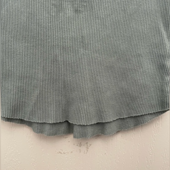 3 for $10 | Urban Outfitters BDG Cropped Tank Top - Picture 8 of 10